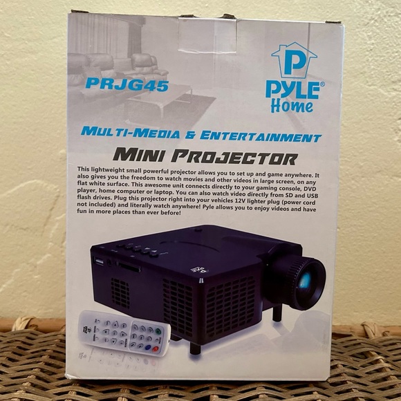 Mini Projector Portable - Picture 4 of 7